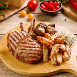 Cotlet Porc Ciuperci Și Cartofi Copți