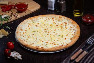 Pizza Quattro Formaggi Ø32cm