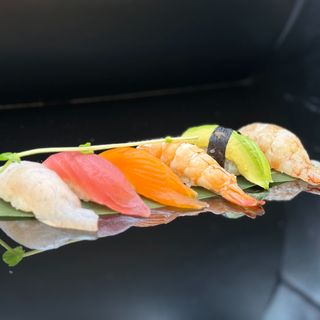 473.Nigiri black sake flambe