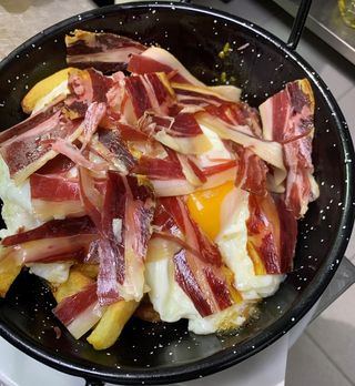 Huevos Rotos con jamon