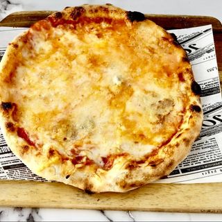 Pizza 4 Quesos (familiar)