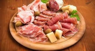1137. Tagliere di formaggi