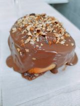 cinnamon  roll con Nutella e granella di Nocciola 