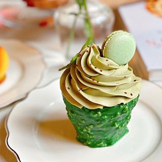 ფისტა და ჟოლოს ჭიქა 