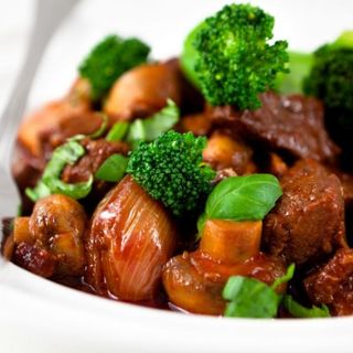 Cerdo Con Brécol Frito Con Salsa