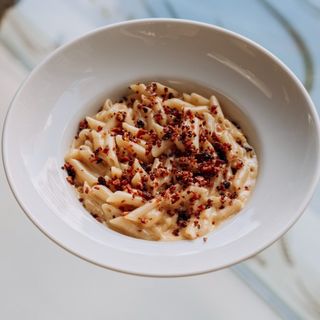 მაქენდ ჩიზი ყველით და ბეკონით (handmade pasta)