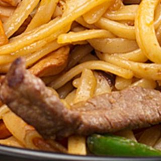 Tallarines Fritos Con Ternera