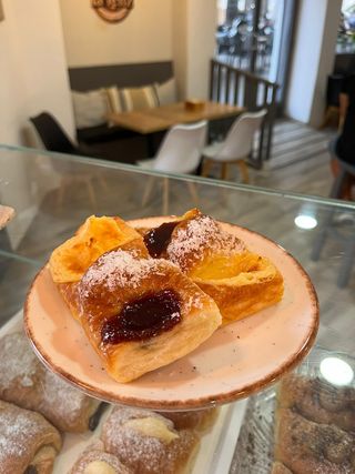 Factura Lazo De pastelera Y Membrillo Con Coco