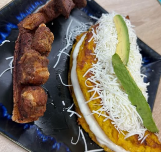 Cachapa Con Cochino Frito (1 Ud.)