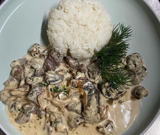 Бефстроганов с рисом