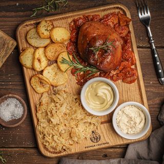 Golonka pieczona w piwie Upir