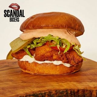 La Scandal Burger de Pollo