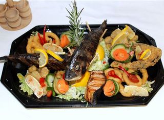 Platou pescaresc pentru 4/5 persoane