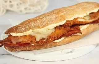 Bocadillo Bacon y Queso