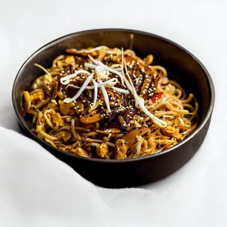 Noodles shiitake funghi