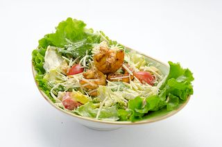 სალათი ცეზარი ხამანწკებით