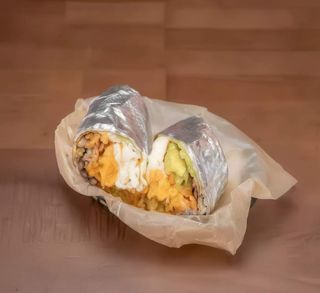 Crea tu burrito o desnudo (a elección)