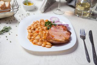 Iahnie de fasole cu ciolan afumat