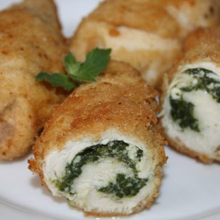 Roladka drobiowa ze szpinakiem 