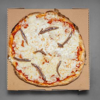 Pinsa tonda Margherita con alici