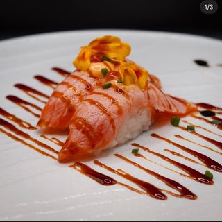 Nigiri De Salmón Fume (2 Pzs.)