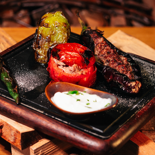 ბოსტნეულის ტოლმა საქონლის ხორცით