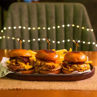 Плато мини бургери