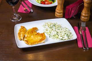 Piept de pui cu dressing de muștar și miere