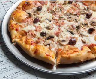Pizza Caprichosa