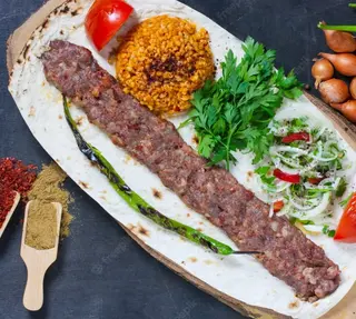 Адана кебаб с овощами