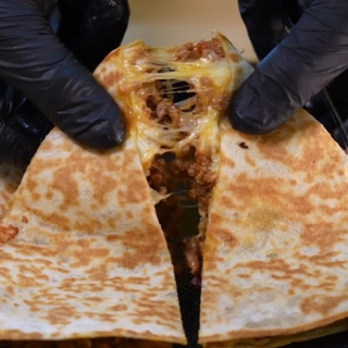 Quesadilla De Chili Con Carne