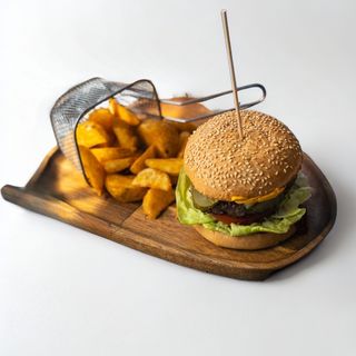 Cheeseburger i pekarski krompir 400gr