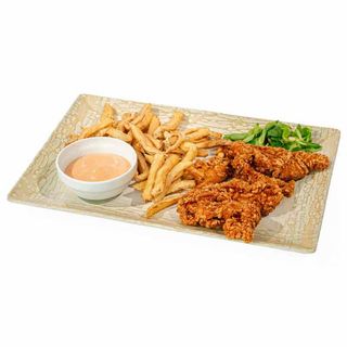 Crispy Strips cu Cartofi Prajiti si Sos Calypso