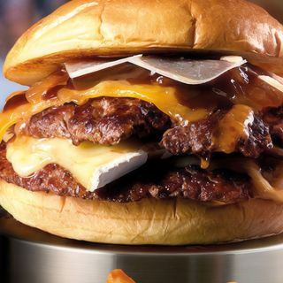 3 quesos  mallorquín burger