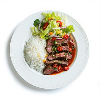 Lengua A La Criolla Con Arroz Y Ensalada