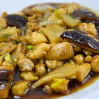 49 - Pollo con bambú y setas chinas