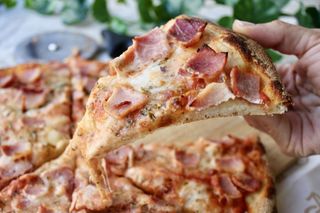 Pizza De Prosciutto Funghi (33 Cm.)