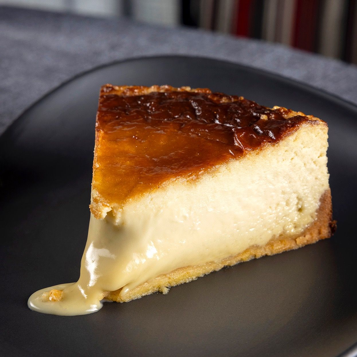 Tarta de queso con mermelada de fresa 