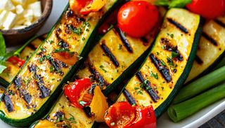 Grillowane warzywa z serem bałkańskim