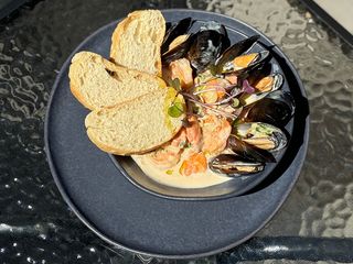 Морепродукти у вершковому соусі (360g)