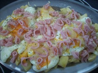 Huevos Rotos Con Jamón York Y Queso Brie