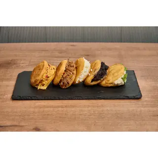 Mini Arepas Rellenas (5 Uds.)