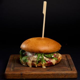 Бургер камамбер