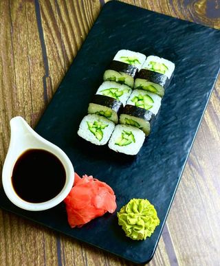 Ролл с огурцом