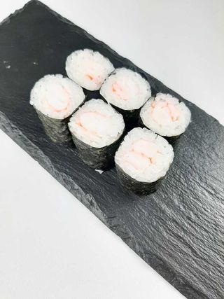 13.Hosomaki z gotowaną krewetką 6szt.