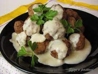 Polpettine formaggio e sbriciolata di bacon