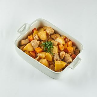 Тушкована картопля з м'ясом та Печерицями (300г)