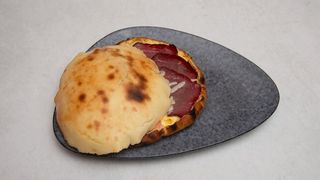 Zapečena lepinja sa suvim vratom