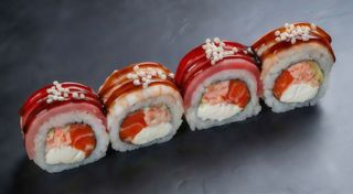 Роял-мікс рол з креветкою та тунцем 1/2