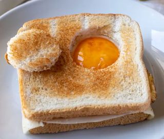Sándwich Mixto Con Huevo Campero